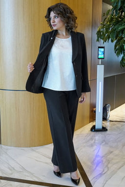 Костюм ALANI 2381 черный/молоко