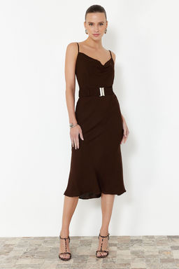 Kahverengi Kemerli Shift/Duz Kesim Degaje Yaka Midi Dokuma Elbise TWOSS21EL2394