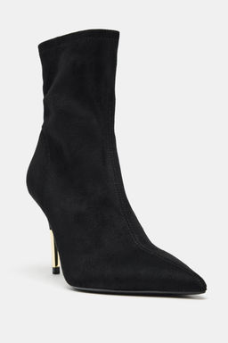 HEELED ANKLE BOOTS WITH METAL DETAIL