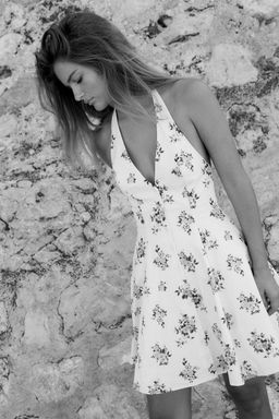 FLORAL PRINT HALTER MINI DRESS - Zara фото 3