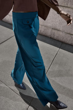 WIDE-LEG TROUSERS WITH DARTS