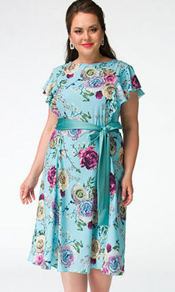 Эффектное платье свободного силуэта с рукавами-крылышками