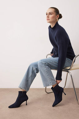 Koyu Lacivert Suet Sivri Burun Kad?n 9 cm Ince Topuklu Bot TAKAW26BO00081