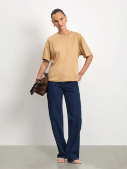 EMKA / Трикотажная футболка со спущенным плечом  фото 7