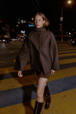 CROPPED WOOL COAT WITH SCARF - Zara фото 3