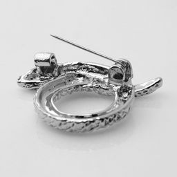 Брошь «Змея», в клубке, белая в серебре