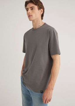 Etiket Detayl? Gri Basic Tisort
