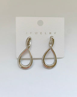 Стильные серьги