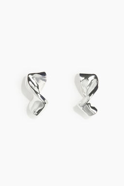 Pendientes de diseno retorcido