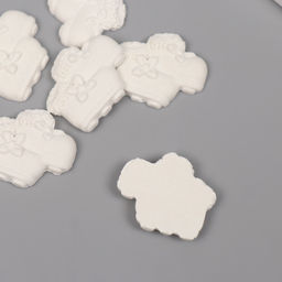 Цена за 4 шт. Декор для творчества полистоун «Пинетки», белый, набор 6 шт., 3×2.7 см