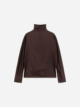 Top de sat?n con cuello alzado
