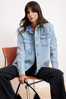 A__k Mavi Trok Detayl_ Regular 100% Pamuk Oversize Denim G_mlek Ceket TWOSS26GO00003