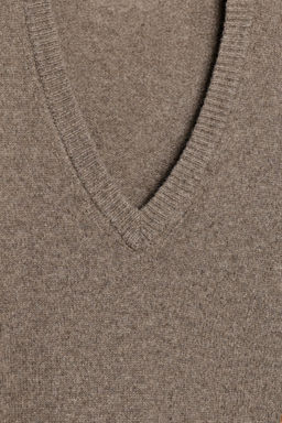 CASHMERE AND WOOL V-NECK JUMPER - Zara фото 10