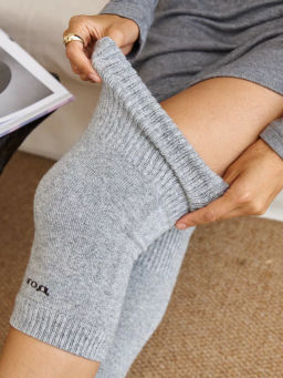 +применяются при различных заболеваниях. Наколенники из монгольской шерсти короткие