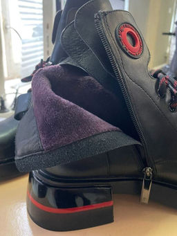 01-P514-1 BLACK/RED Ботинки демисезонные женские (натуральная кожа, байка)