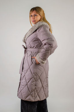 Стеганое пальто с меховой отделкой арт. 23153