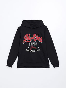 Kap??onlu Erkek ?ocuk Ti??rt