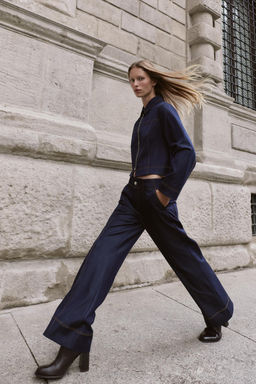 BOOTCUT TROUSERS WITH CONTRAST TOPSTITCHING