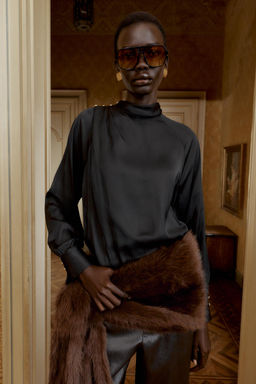 SATIN BLOUSE WITH SHOULDER BUTTONS - Zara фото 2