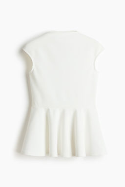 Top en punto roma con peplum