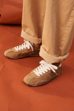 ZAPATILLA DEPORTIVA LIMITED EDITION / Marr?n - Zara фото 3