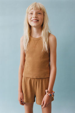 CONJUNTO RIB LAVADO CAMISETA NADADORA Y BERMUDA / Beige