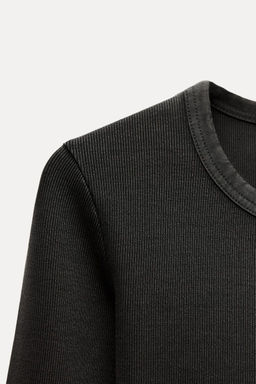 LONG SLEEVE WASHED EFFECT RIBBED T-SHIRT - Zara фото 13