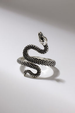 Кольцо «Змея» изогнутая, цвет чернёное серебро, безразмерное