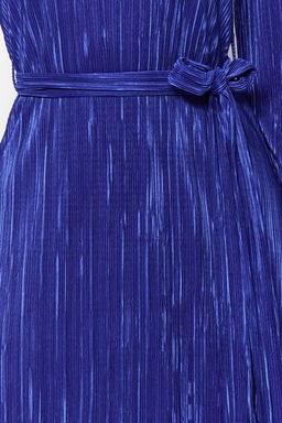 TRENDYOLMILLA Mor Premium Pilise Kumasl? Flare Kol Detayl? A-Line Midi Orme Elbise TWOAW24EL00125
