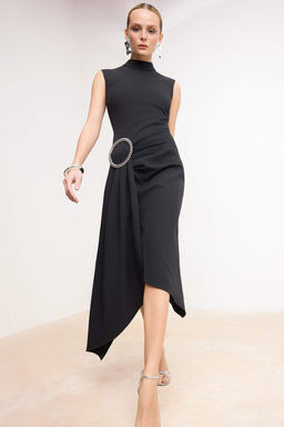 Siyah Aksesuar Detayl? Dokuma Midi Elbise TPRSS26EL00066