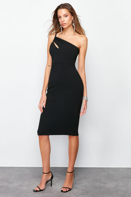 Siyah Vucuda Oturan Pencere/Cut Out Detayl? Orme S?k Abiye Elbise TPRSS24EL00145