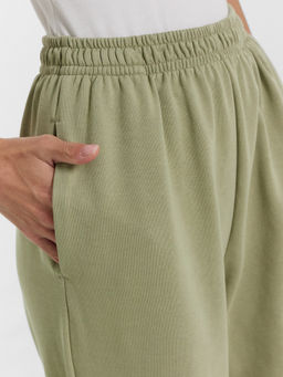 Брюки женские в зеленом оттенке зеленый чай 532384 - Mark formelle фото 4