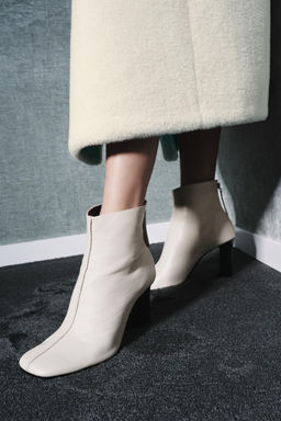 LIMITED EDITION LEATHER HEELED ANKLE BOOTS - Zara фото 3