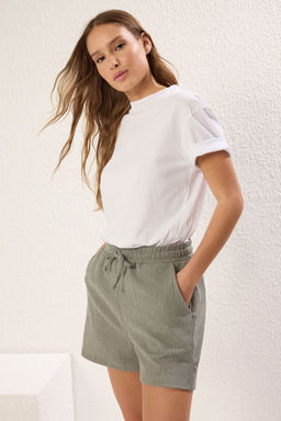 TRENDYOLMILLA Haki Dokulu Burumcuk Yuksek Bel Esnek K?sa Orme Sort & Bermuda TWOSS25SR00031 фото 2