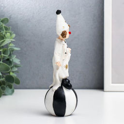 Фигурка полистоун «Клоун в колпаке на шаре», чёрно-белый с золотом, 18×5.5×7.5 см