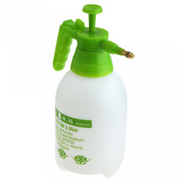 Опрыскиватель-распылитель садовый, помповый 2л, д13см h32см, наконечник латунь, корпус пласт., с мерной шкалой, д/горла 3,4см, упак. п/эт (Китай) - Домашняя Мода фото 4