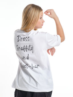 Футболка с принтом на спине 22-9000 белый - Mini maxi фото 6