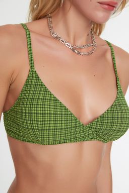 TRENDYOLMILLA Siyah-Beyaz Ucgen Bikini Ustu TBESS21BU0141 фото 2