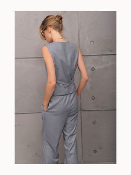 Жилет и брюки