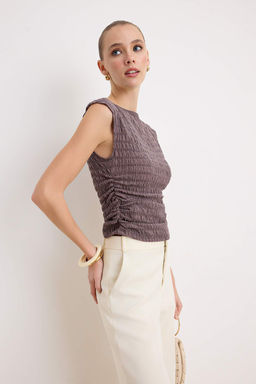 Ac?k Kahverengi Fitted/Vucuda Oturan Kay?k Yaka Kolsuz Buzgulu Dokulu Orme Bluz TWOSS26BZ00258 - Trendyolmilla фото 2