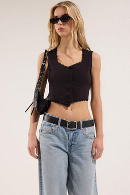 Trendyolmilla Siyah Fitted/Vucuda Oturan Crop Dantel Detayl? Esnek Orme Bluz TWOSS25BZ00547