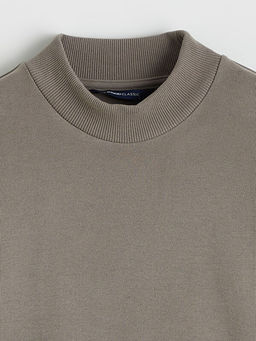 Dik Yaka Erkek Sweatshirt