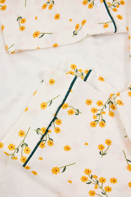 Beyaz Cicekli Biyeli Burumcuk Dokulu Orme Pijama Tak?m? THMSS26PT00020 - Trendyolmilla фото 13