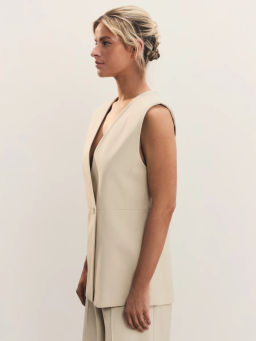 Жилет из тенселя и хлопка с декоративной пуговицей / Zarina  фото 4