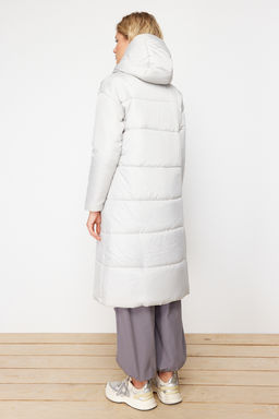 TRENDYOLMILLA Siyah Kapusonlu Su Itici Uzun Sisme Mont TWOAW24MO00136  фото 26