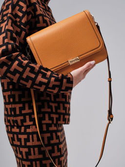 Сумка через плечо Deboro 30532 оранжевый карандаш