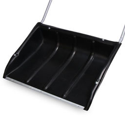 Движок пластиковый для уборки снега, чёрный ковш 600 × 470 мм, металлическая планка, металлическая ручка цвет МИКС