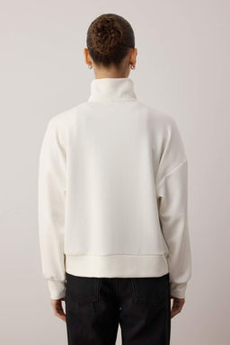 Ekru Oversize/Genis Kal?p Fermuarl? ve Kesik Detayl? Esnek Orme Sweatshirt TWOAW26SW00167 - Trendyolmilla фото 4