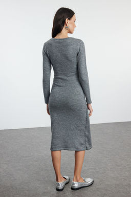 Antrasit Midi Triko Yumusak Dokulu Kruvaze Etek Detayl? Elbise TWOAW25EL00041