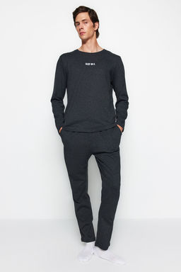 TRENDYOL MAN Lacivert Regular Fit Bask?l? Orme Pijama Tak?m? TMNAW24PT00005
